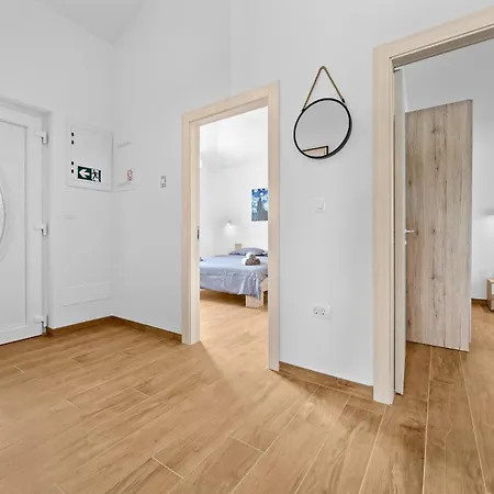 Villa Martha Near Pula For 6 Persons With 30 M2 Private Pool - 3 Km From The *